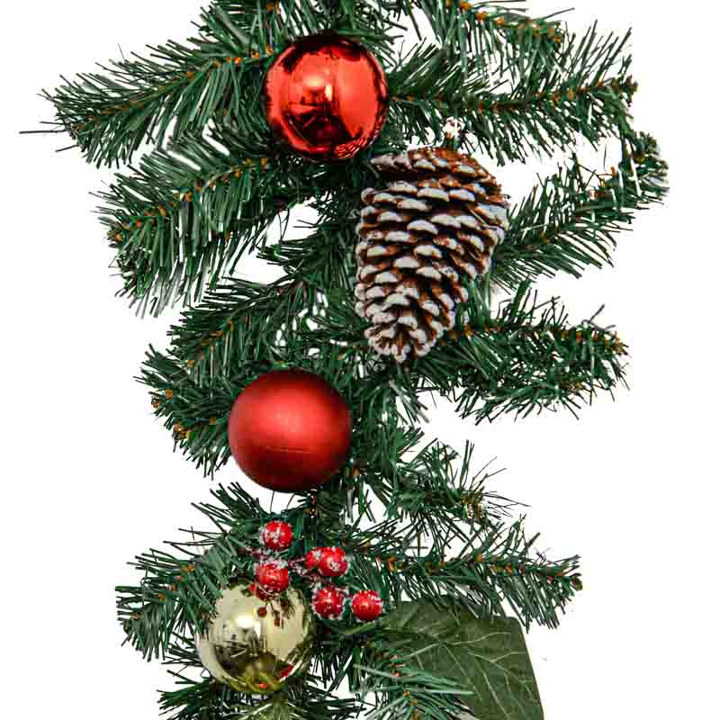 Guirlande imitation sapin décorée