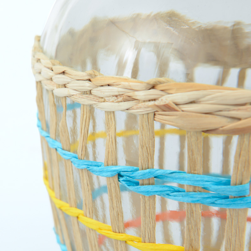 Vase bouteille avec tressage multicolore