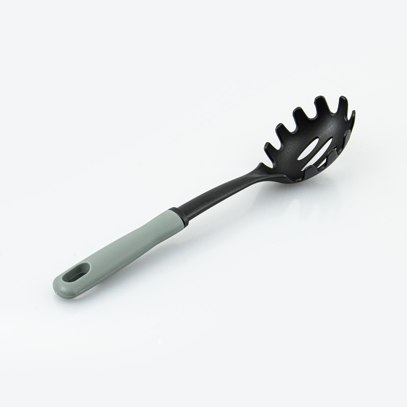 Cuillère à pâtes noir
