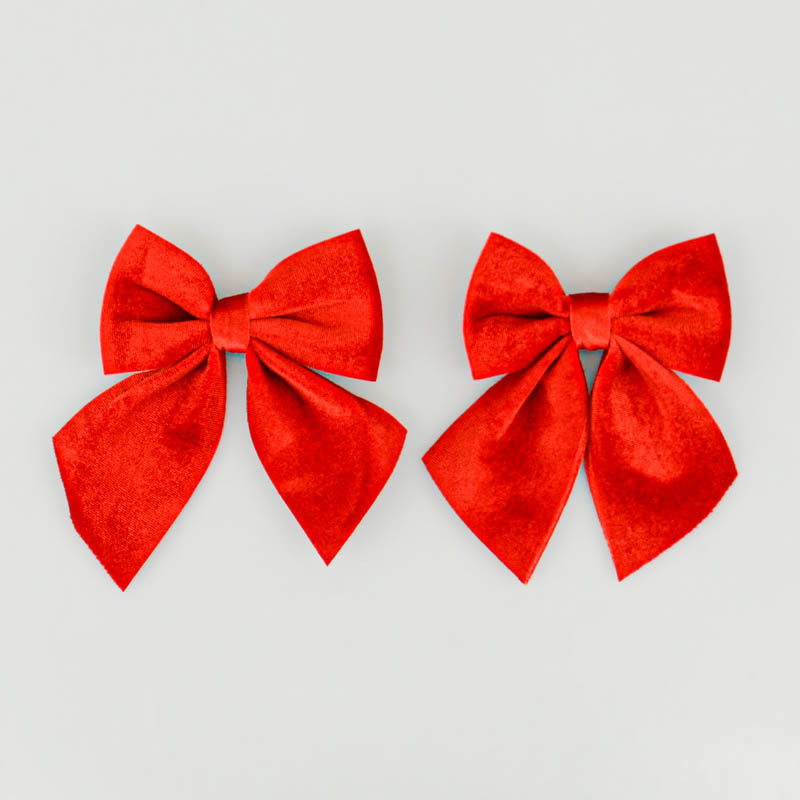 2 noeuds imitation velours rouge  