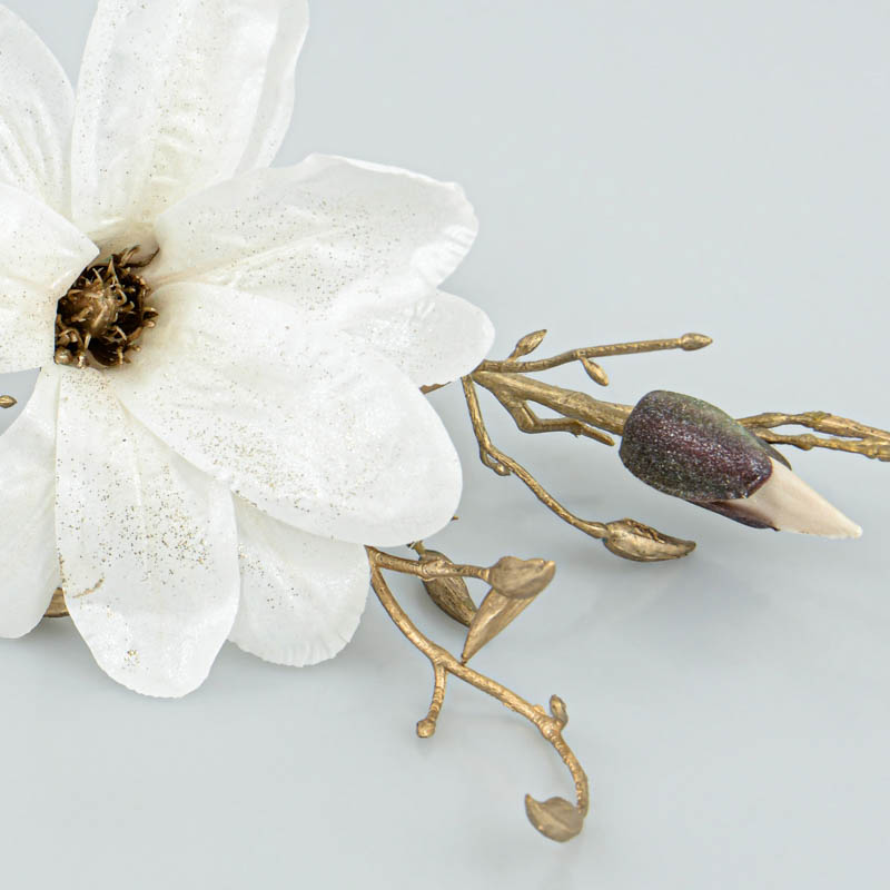 Tige de magnolia 'Mille Éclats' couleur crème
