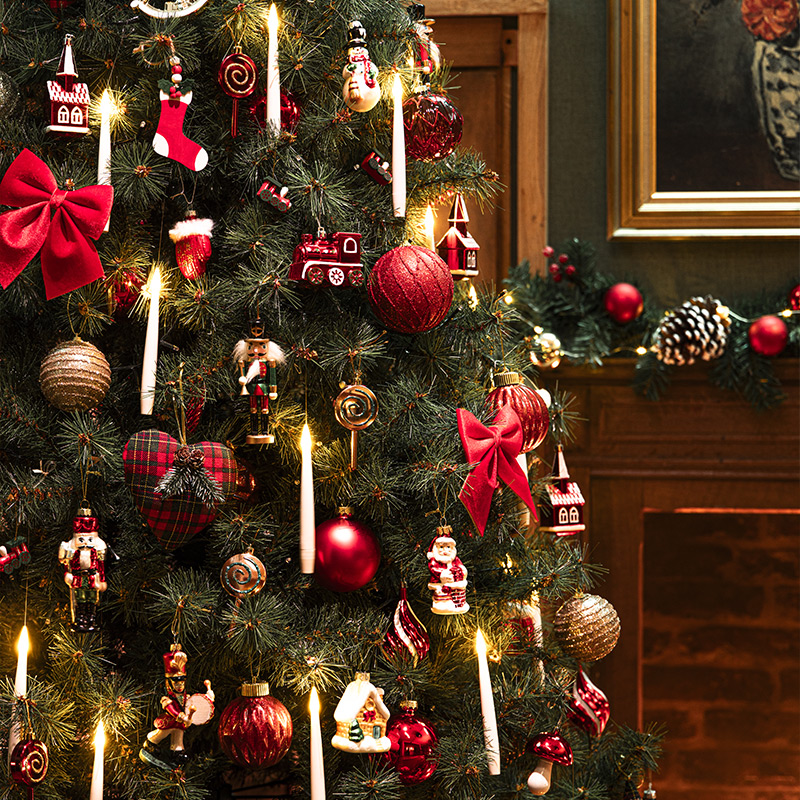Père Noël avec cheminée à suspendre
