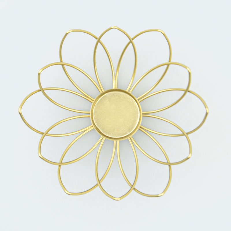 Porte bougie fleur doré