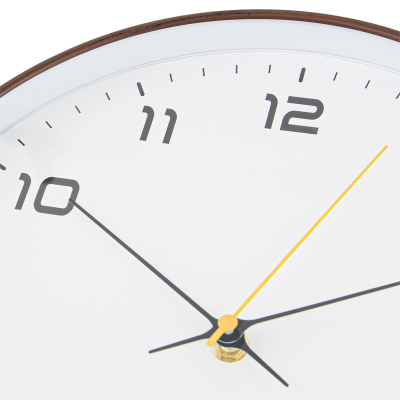 Horloge murale 'Classic chic' imitation bois