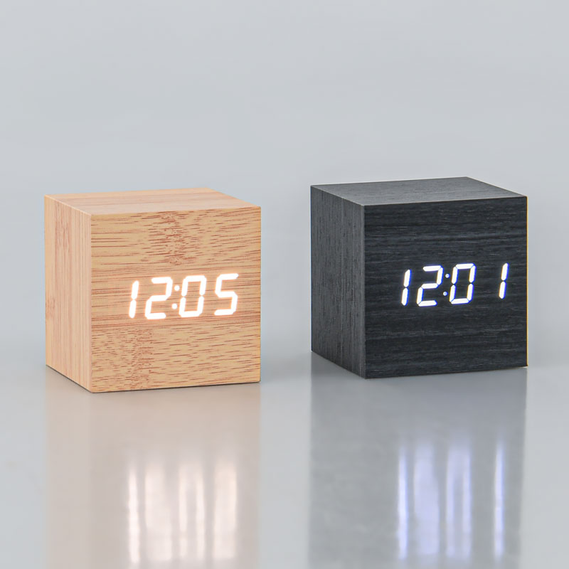 Réveil digital cube
