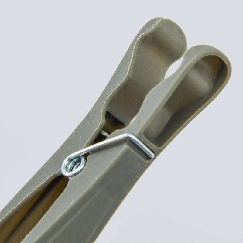 Lot de 24 pinces à linge vert et terracotta