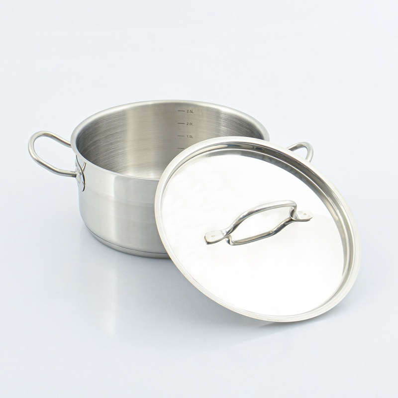 Marmite avec couvercle en inox grise 