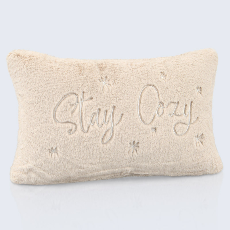 Coussin 'Stay Cosy' imitation fourrure beige