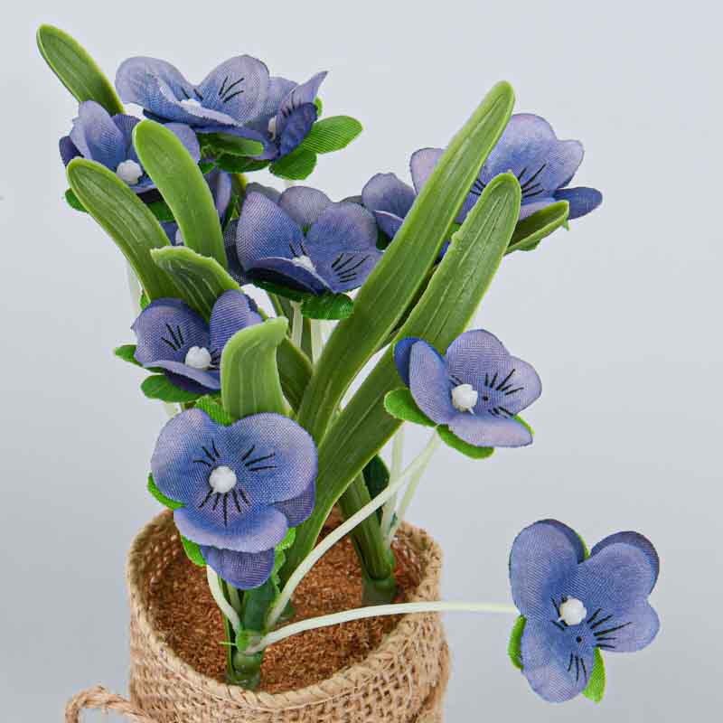 Petites fleurs en pot 