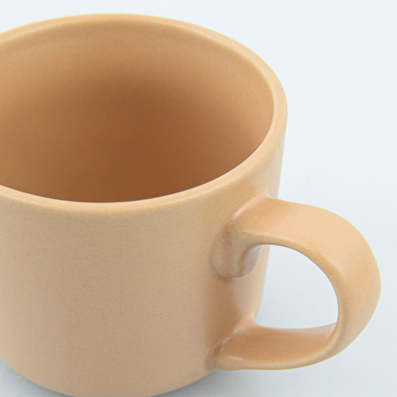 Tasse 'Marocchino' couleur camel en grès