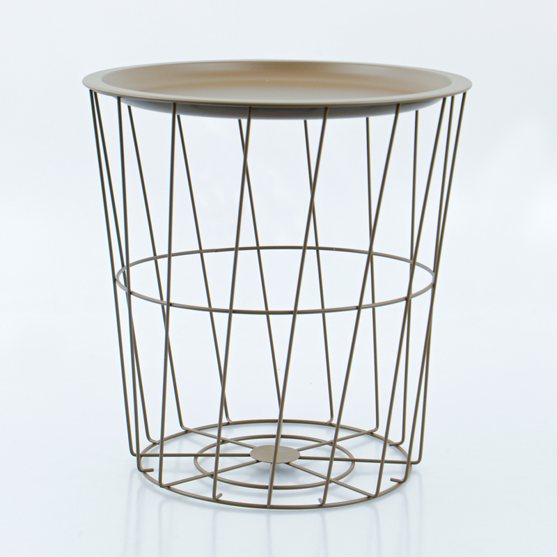 Table filaire en métal marron