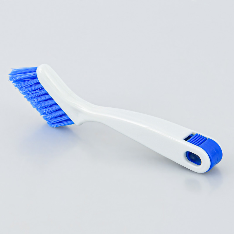 Brosse et grattoir porte coulissante