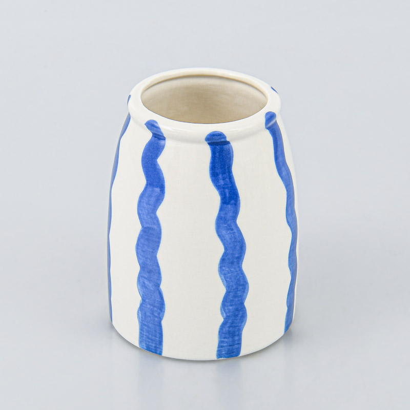 Vase rayé bleu