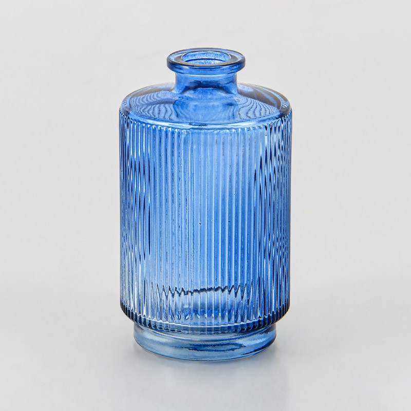 Petit vase strié bleu
