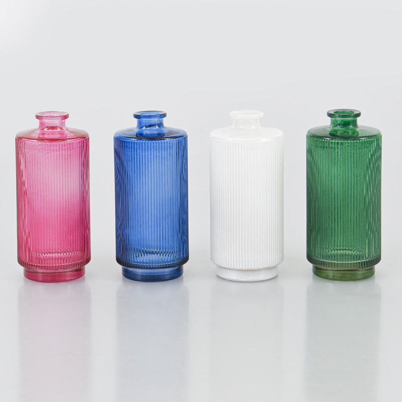 Petit vase strié vert