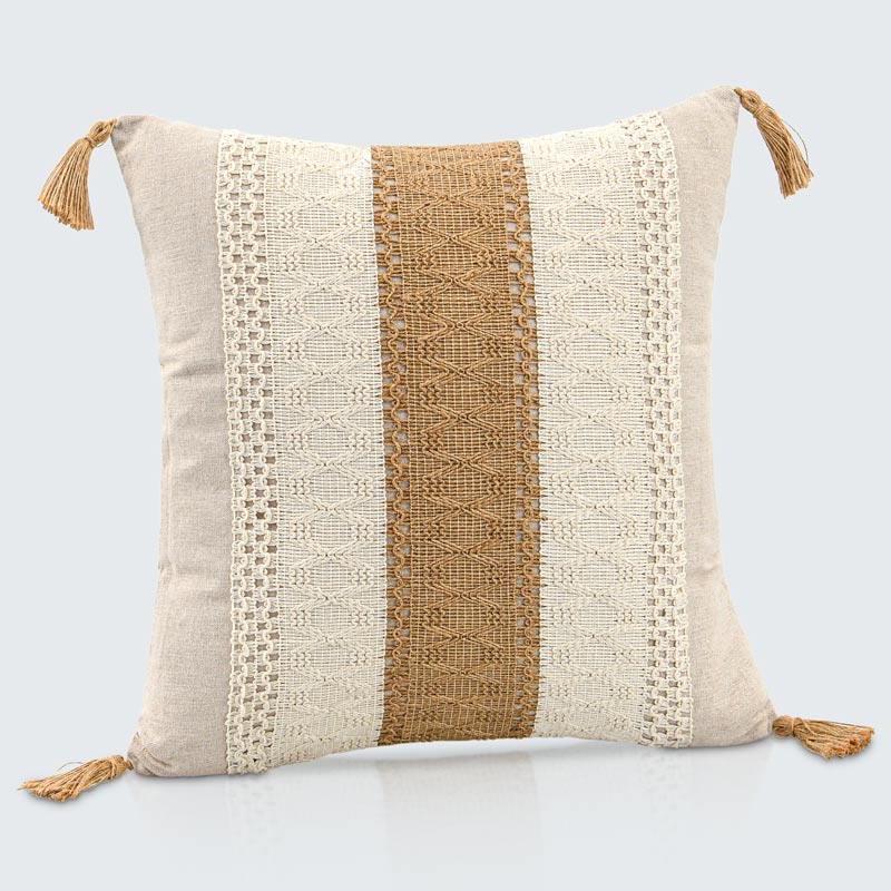 Coussin bohème macrame avec pompons