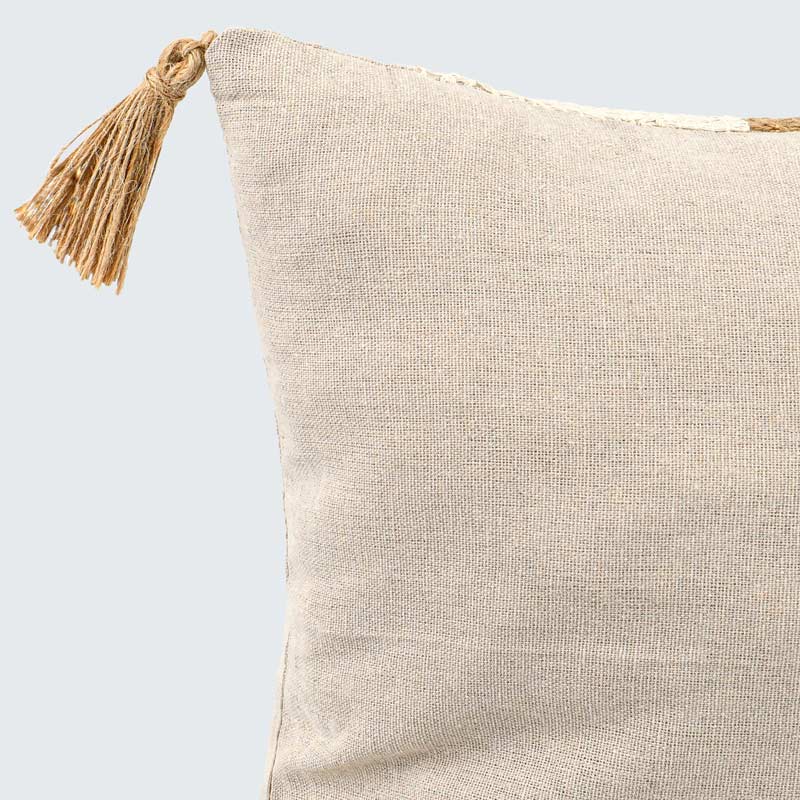 Coussin bohème macrame avec pompons