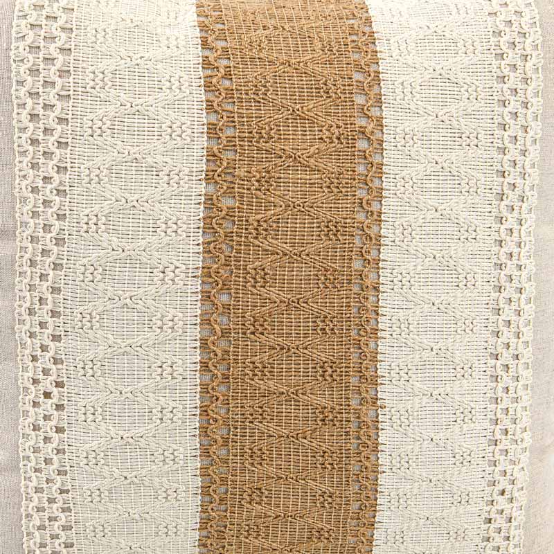 Coussin bohème macrame avec pompons