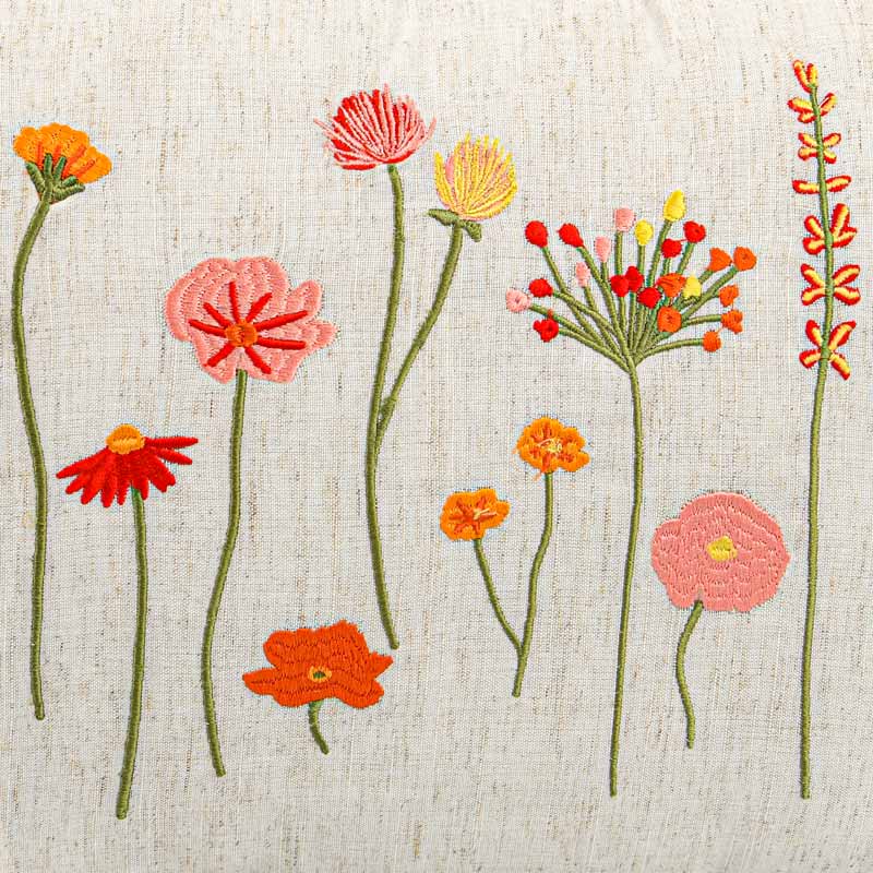 Coussin brodé fleurs écru