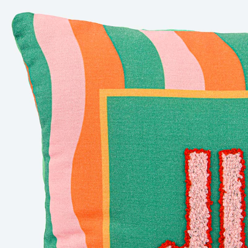 Coussin tufté imprimé 'Just Chill' 