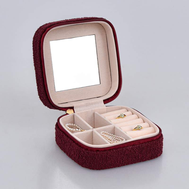 Boîte à bijoux carrée avec noeud