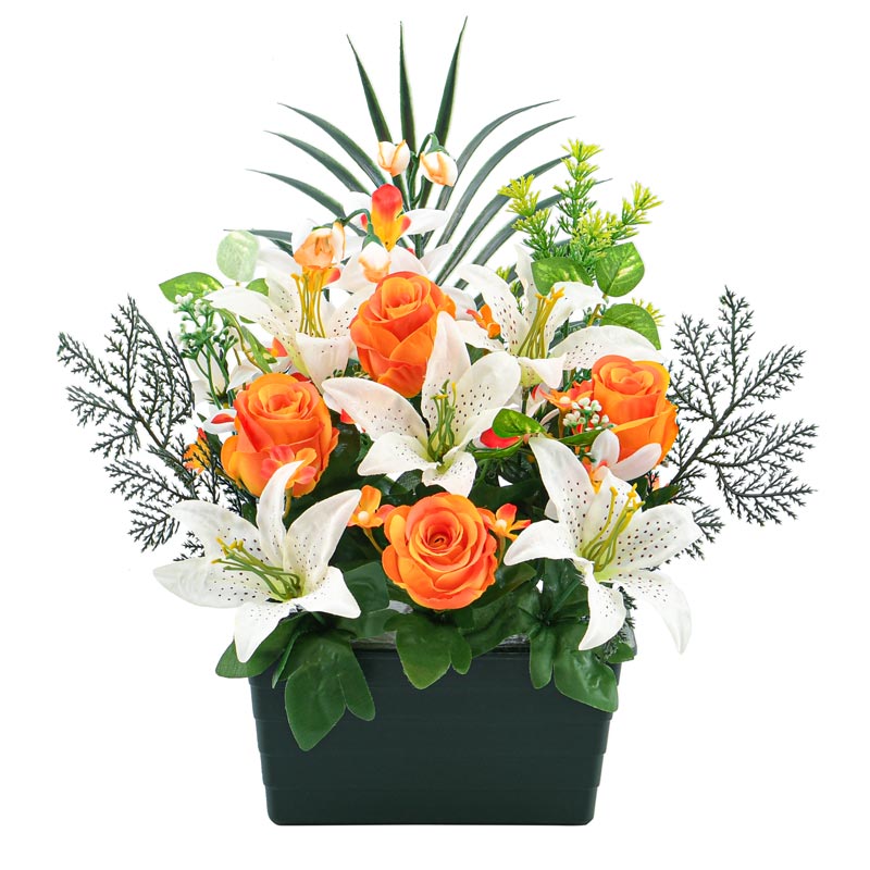 Jardinière de boutons de roses et orchidées