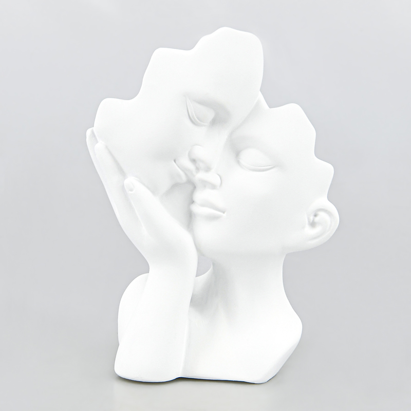 Statue visage et main blanc
