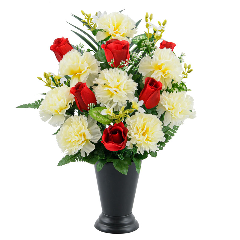 Vase lesté de boutons de roses et oeillets