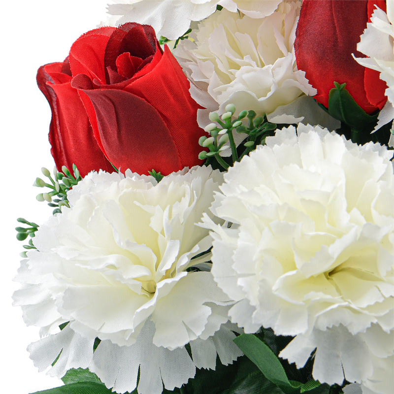 Bouquet de boutons de roses et oeillets