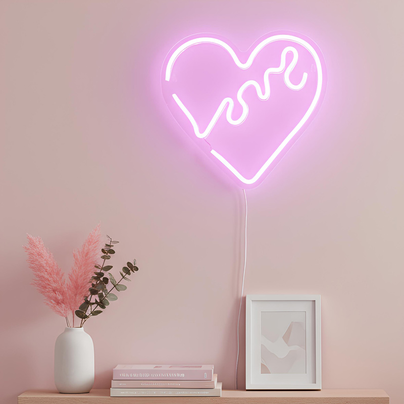 Décoration murale néon 'Coeur love'