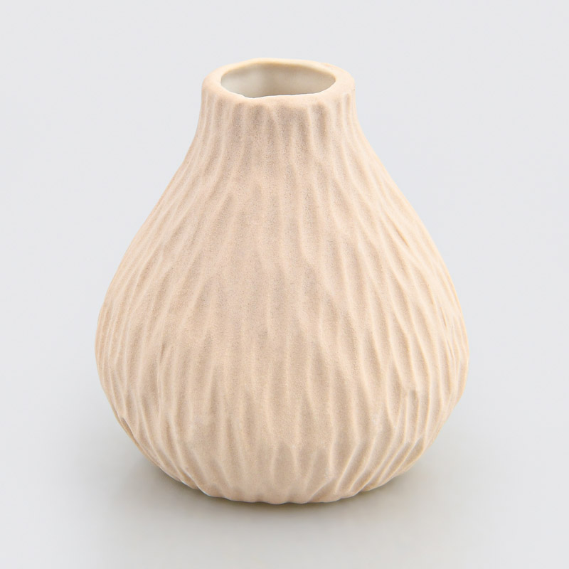 Vase conique texturé crème