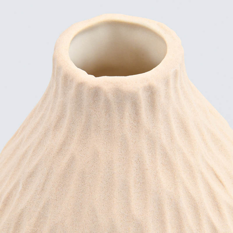 Vase conique texturé crème