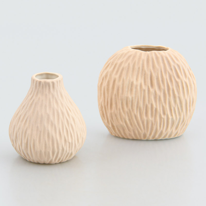 Vase conique texturé crème