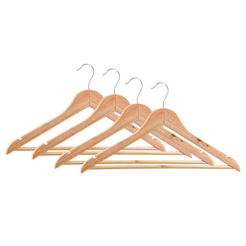 Lot de 4 cintres en bois