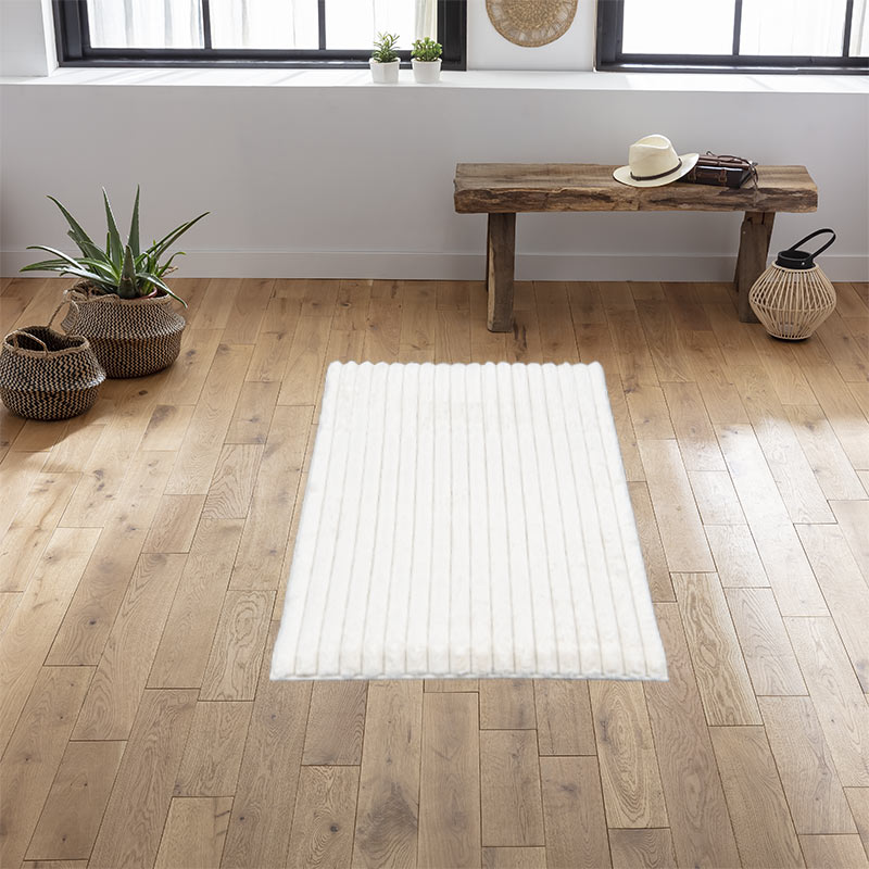 Tapis 'Stripes' imitation fourrure blanc