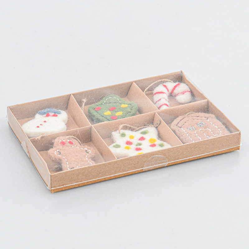 Décoration en feutrine de Noël à suspendre