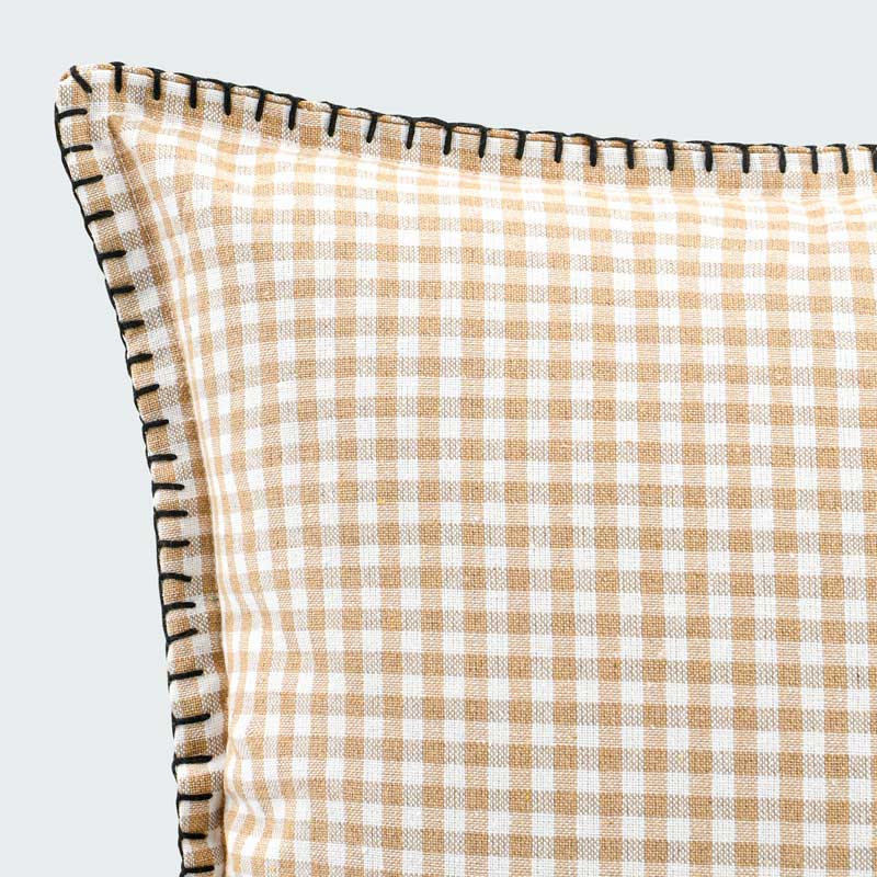 Coussin motif vichy beige 'Gustave'