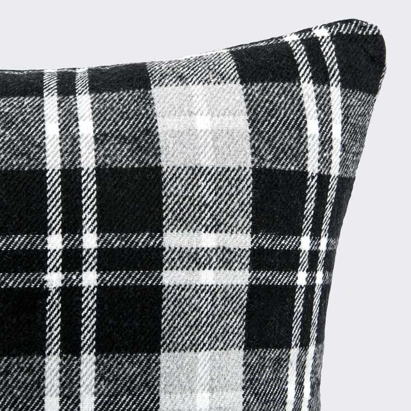 Coussin flanelle 'Henri' à carreaux gris noir