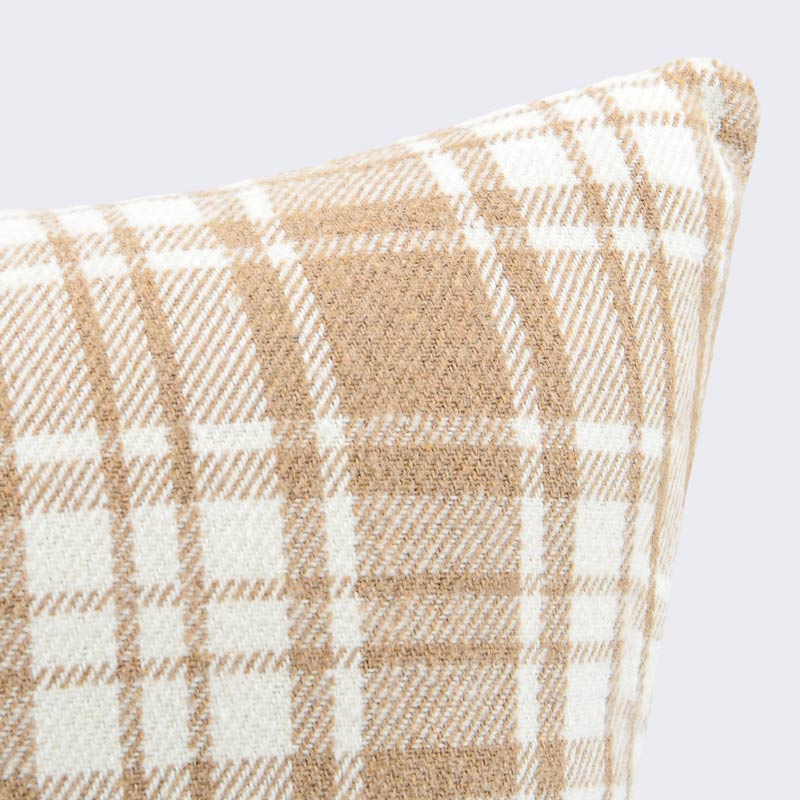 Coussin flanelle 'Henri' à carreaux beige