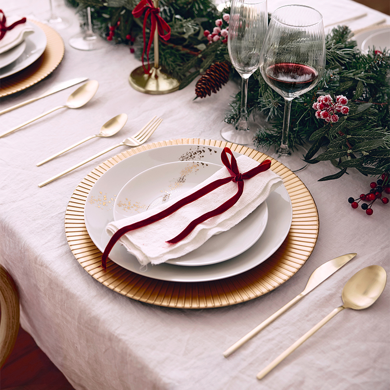 Ménagère 24 pièces 'Orlane' dorée 