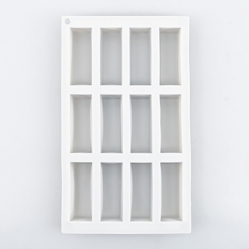 Moule en silicone 12 financiers