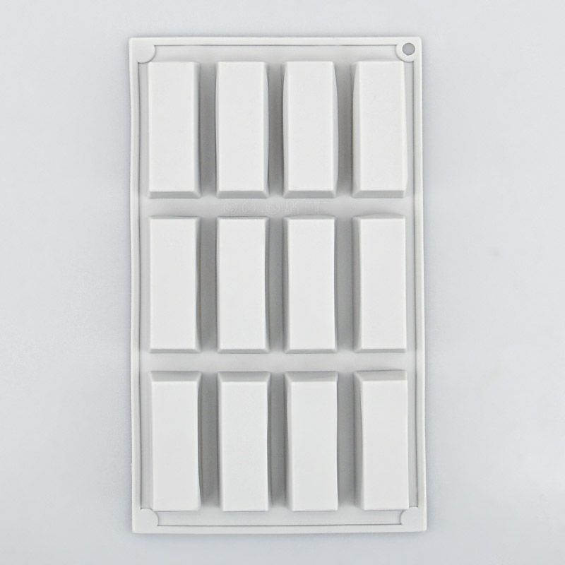 Moule en silicone 12 financiers