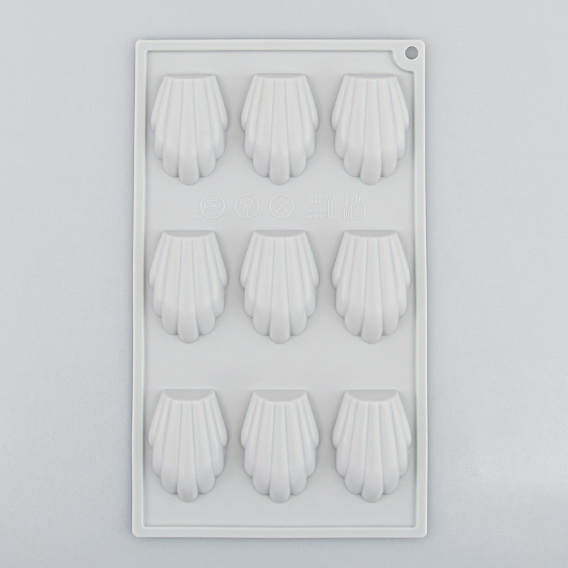 Moules pour 9 madeleines en silicone 