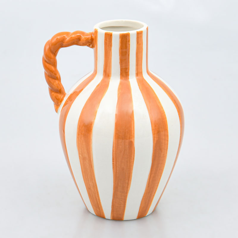 Vase rayé anse torsadée 