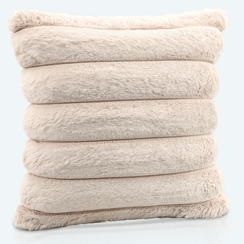Coussin imitation fourrure 'Astrid' beige