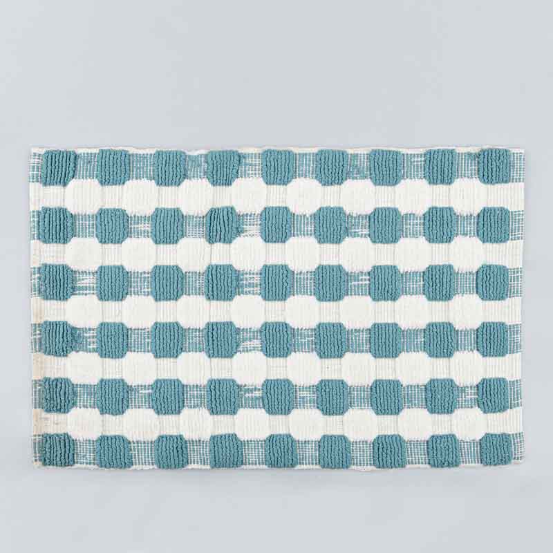 Tapis damier bleu et blanc