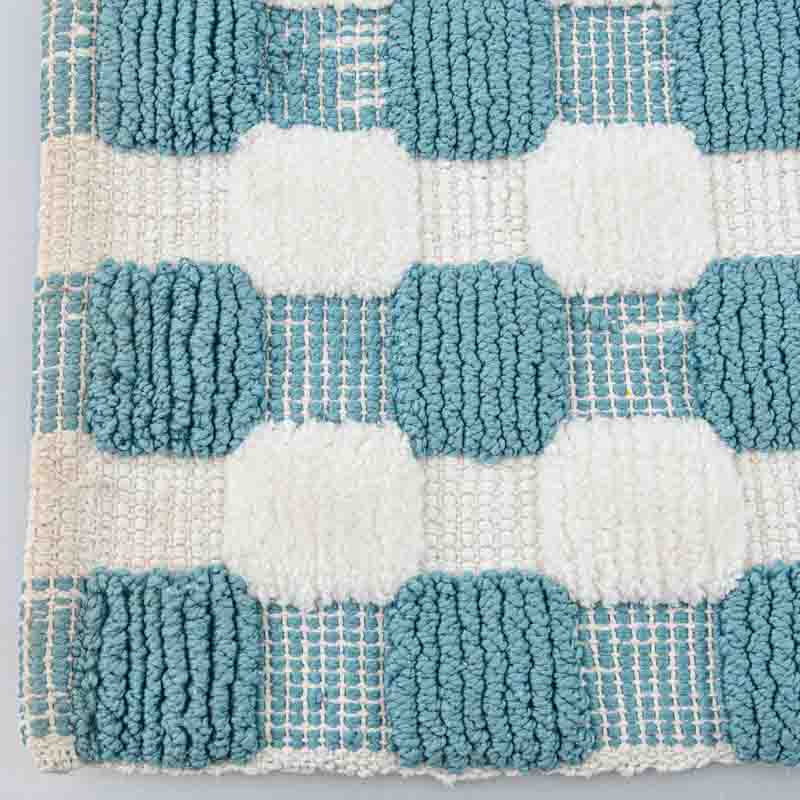 Tapis damier bleu et blanc