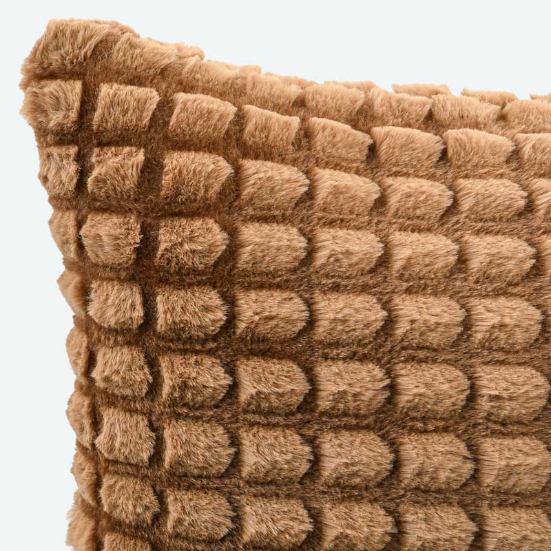 Coussin imitation fourrure 'Neva' moka 