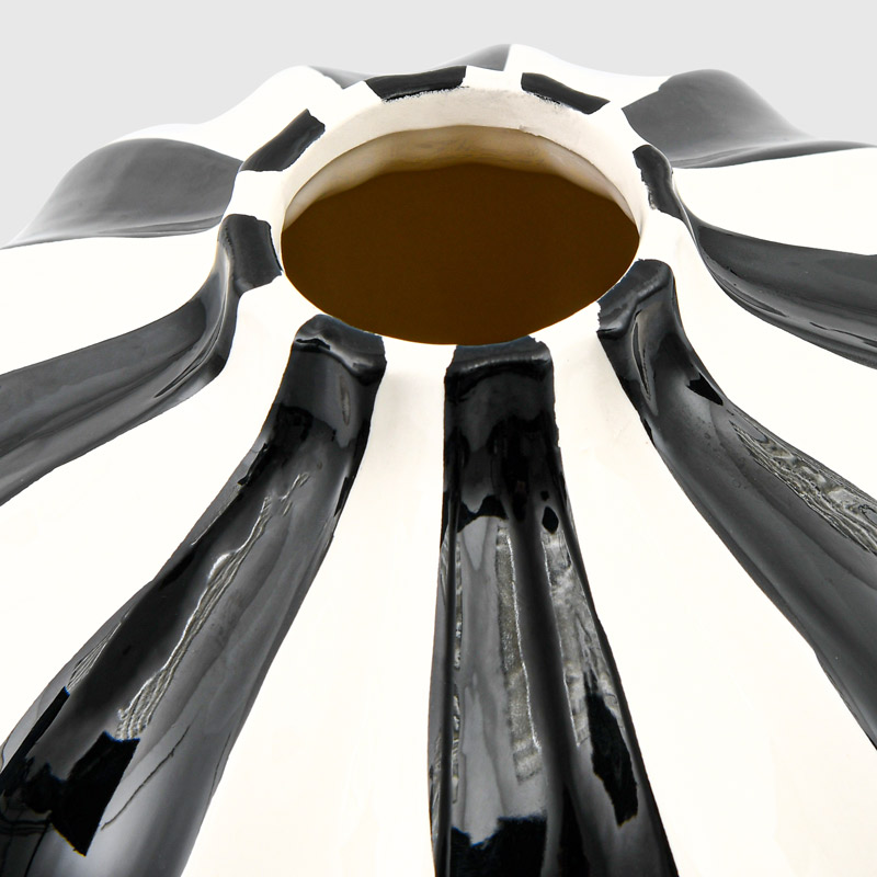 Vase boule 'Pop' noir et blanc 