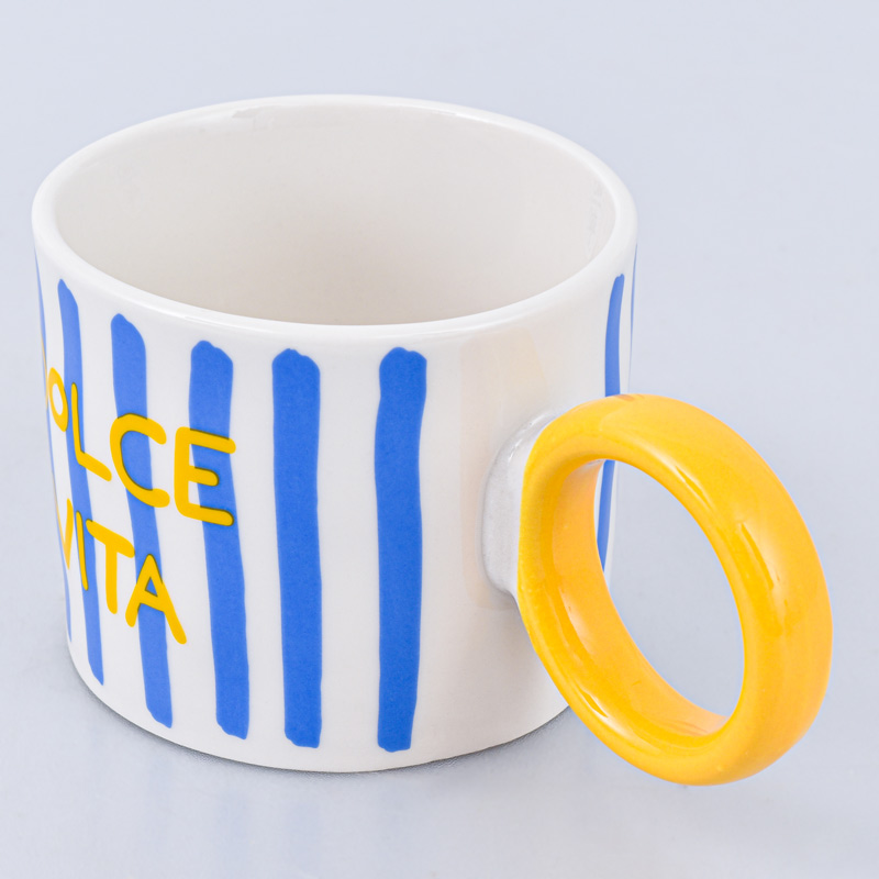 Tasse 'Dolce Vita' rayée bleu et jaune 32cl 